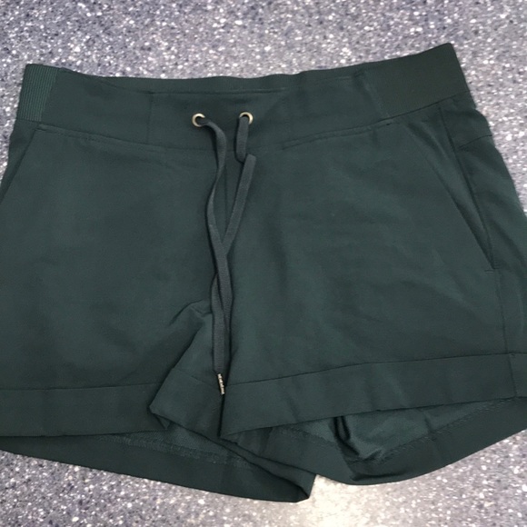 Athleta Pants - Athleta Teal Pocket Cuffed Drawstring Shorts